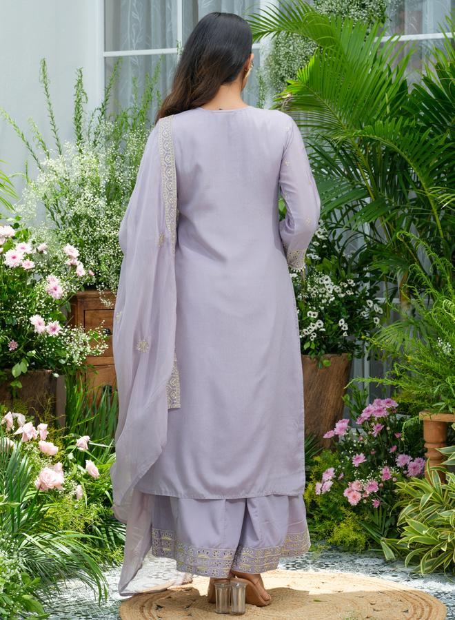 دي دبليو طقم كورتا مستقيمة مطرزة مع بنطال ودوباتا للنساء - Image 5